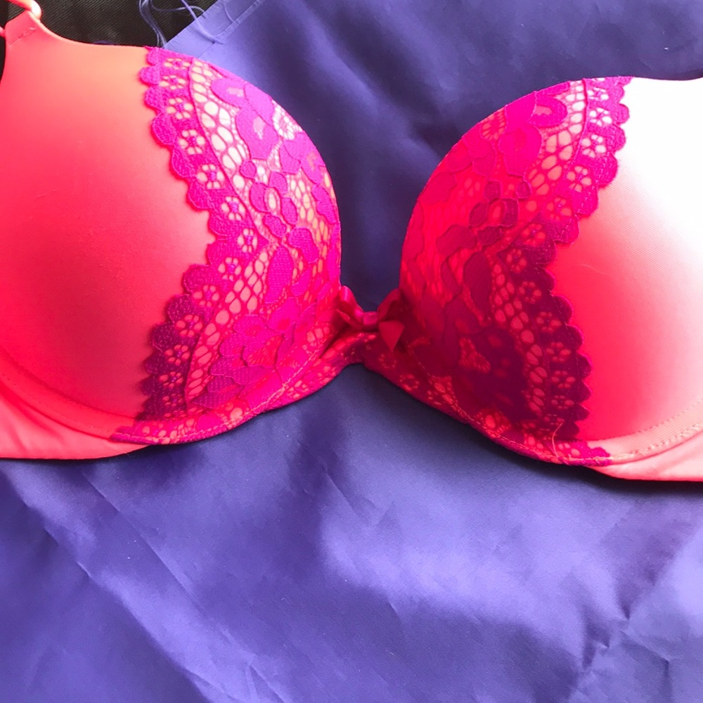 VS Bra - Picture 6 of 7